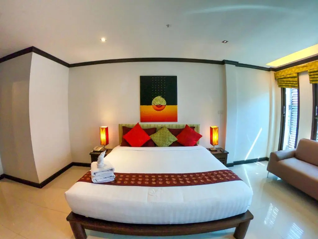 Deluxe Double room (full double bed)