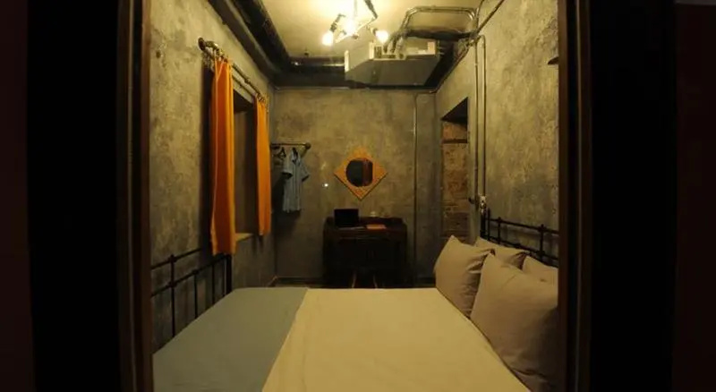 Double Suite (full double bed)