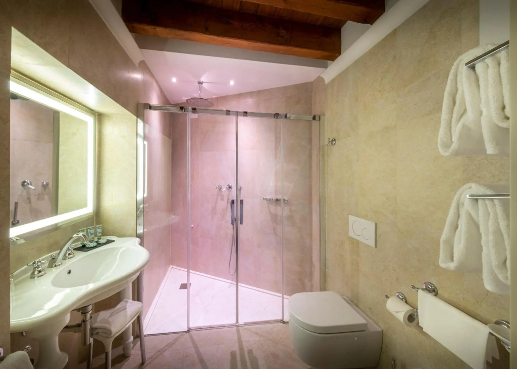 Hotel photo 38