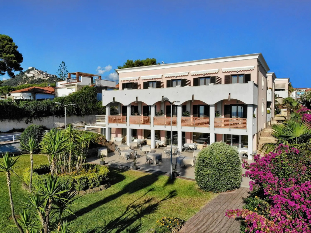 Hotel Mareluna