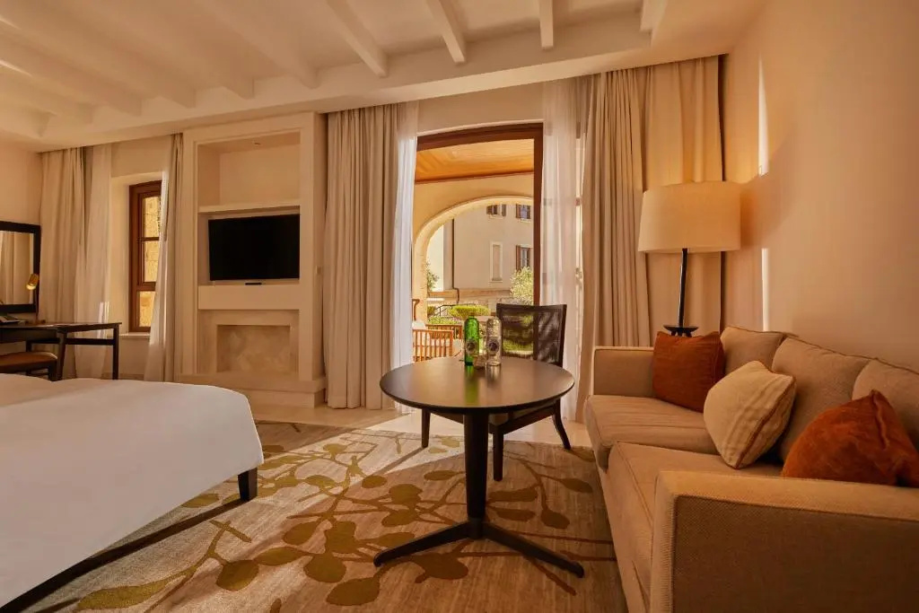 Double Junior Suite with garden view (twin beds)