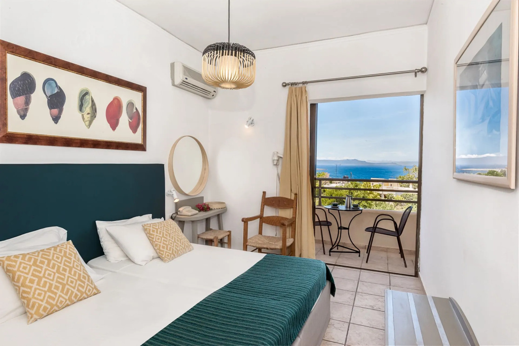 Double room with sea view (full double bed)