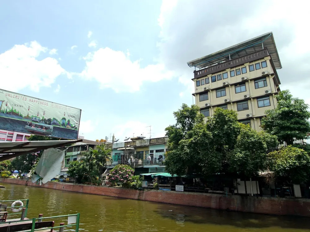 Mam's House Khaosan