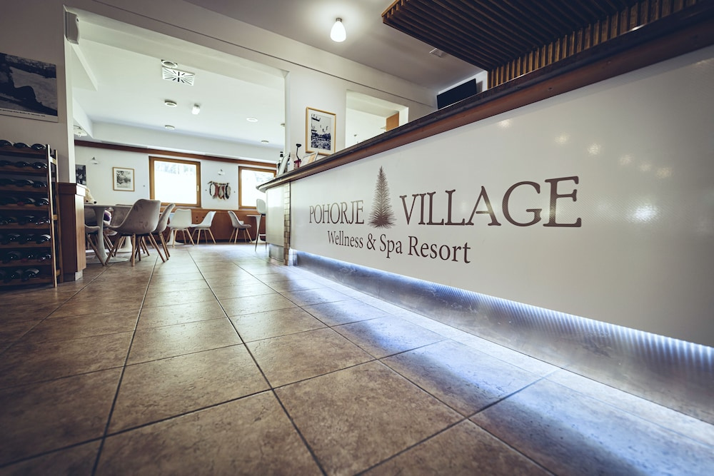 Lobby & Reception
