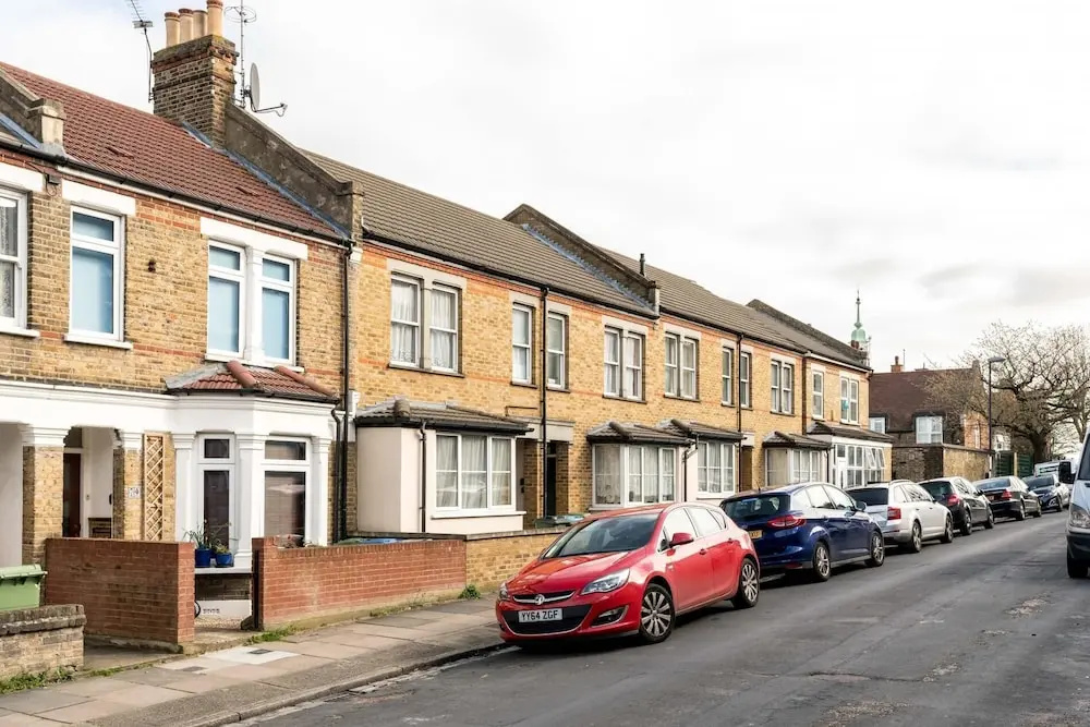 NEW Super 3BD Family Home Stunning London Views