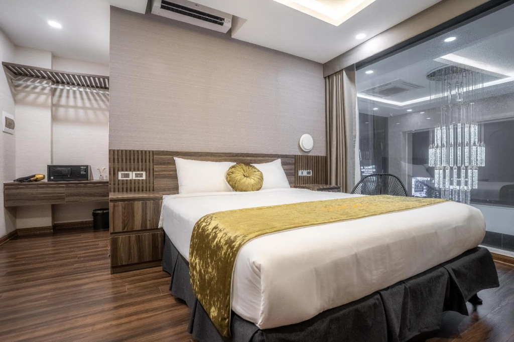 Superior Double room (full double bed)
