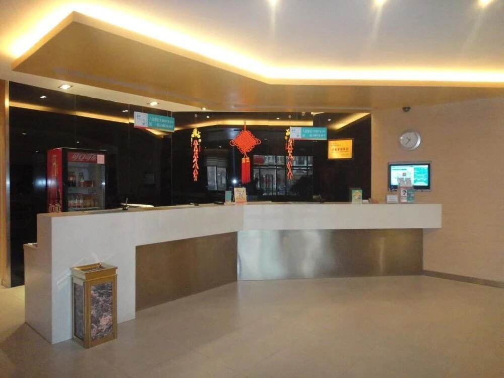 Lobby & Reception