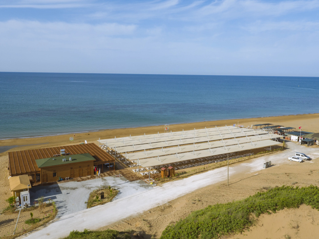 Beach & Waterfront