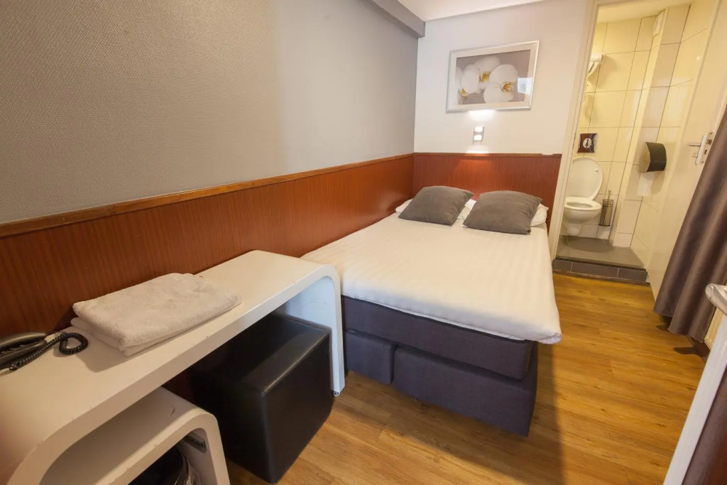 Standard Double room (full double bed)