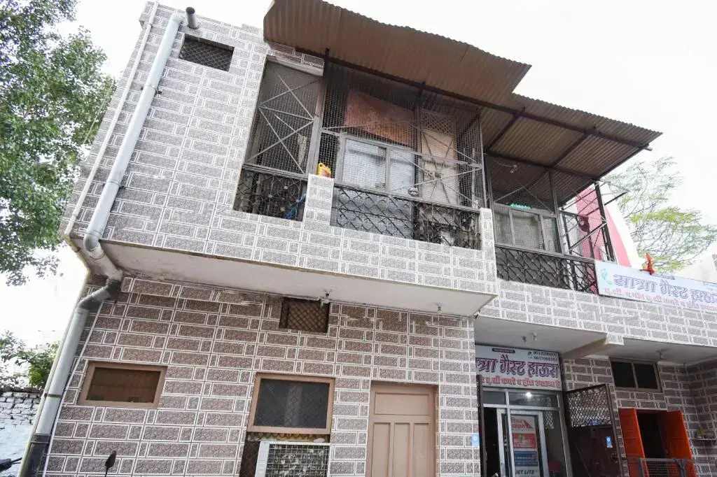 Yatra Guest House by OYO Rooms