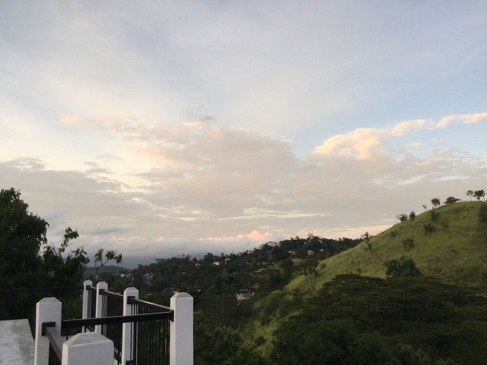 Hanthana House