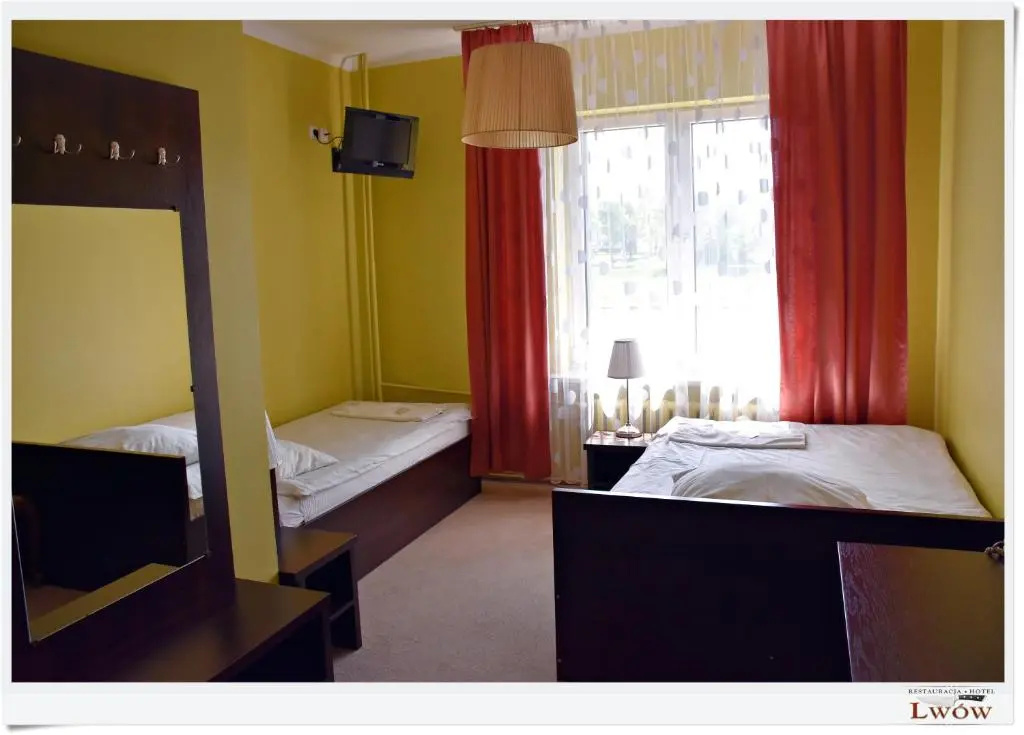 Standard Triple room