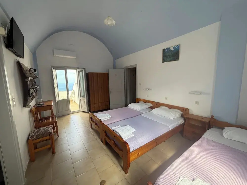 Economy Quadruple room