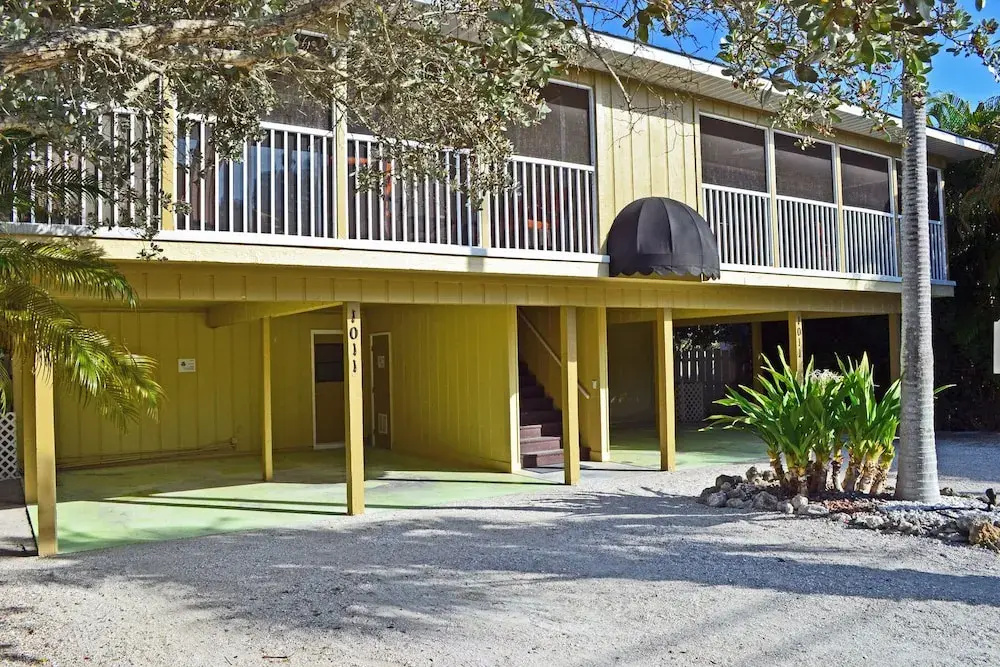Holiday House 1