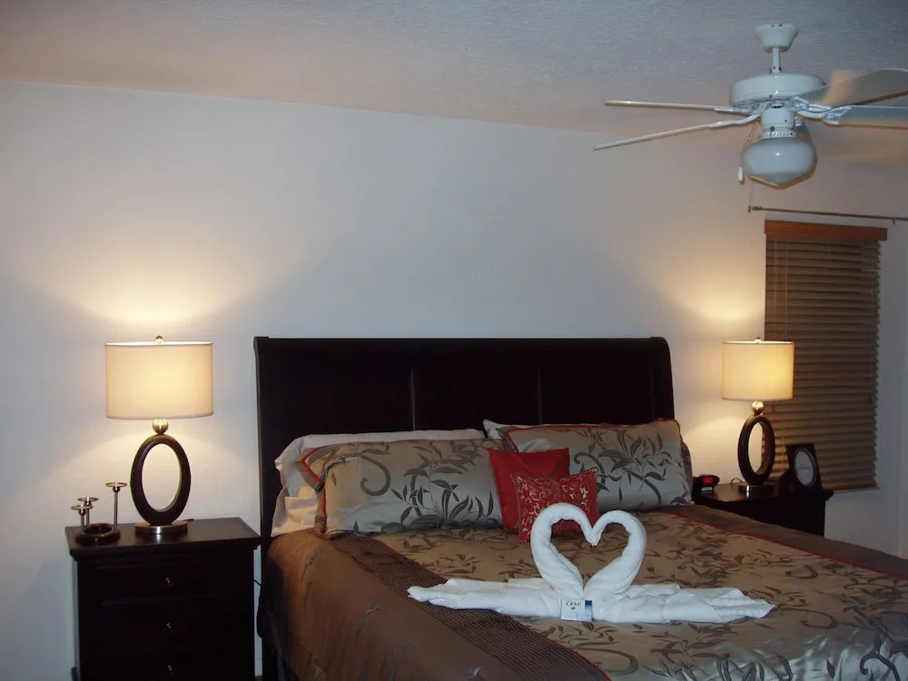 Your Perfect Family Holiday! Private Pool, Games Room, 12 Mins to Disney