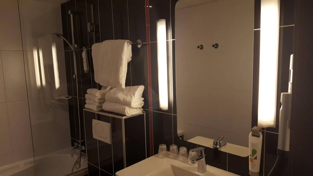 Afficher la photo 8 — Accueil Hotel Paris Pigalle Montmartre