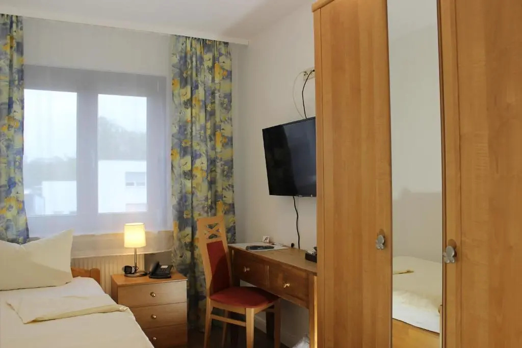 Economy room