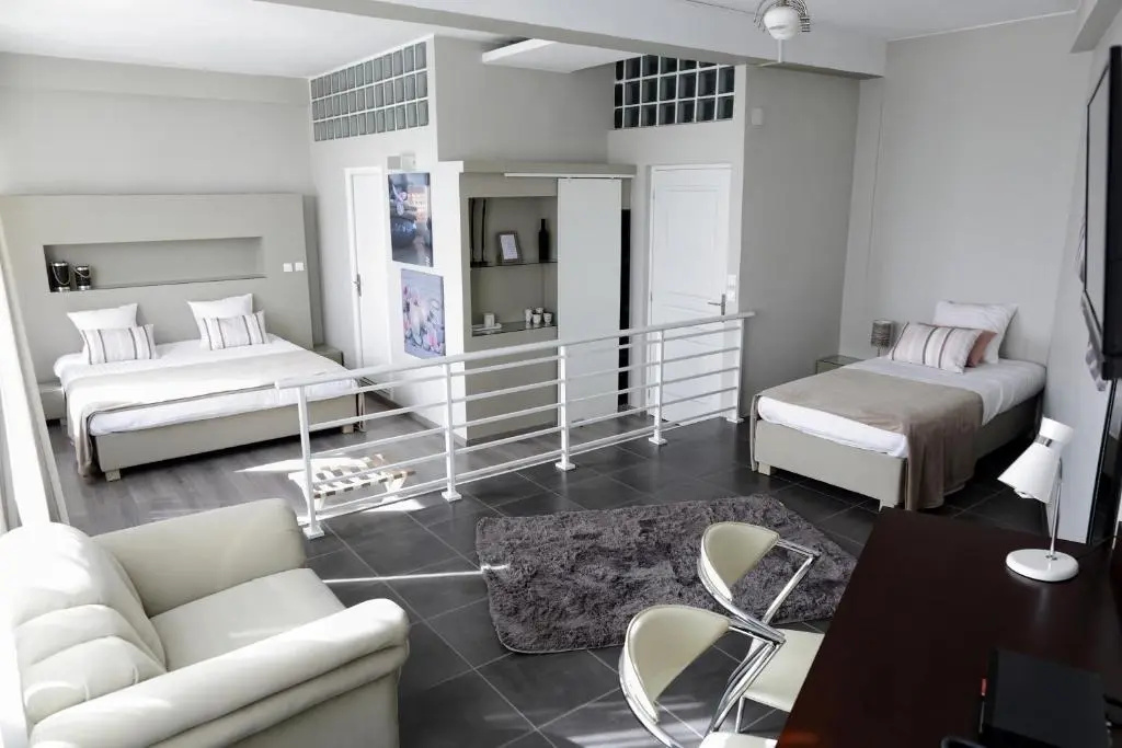 Standard Triple room