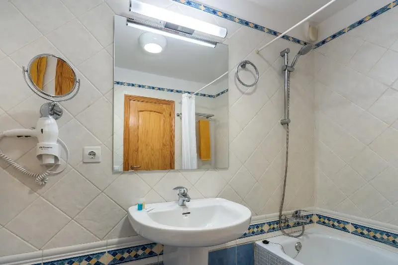 1 Bedroom Apartment with balcony