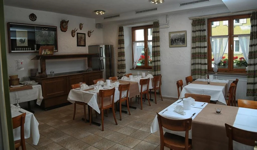 Food & Beverage