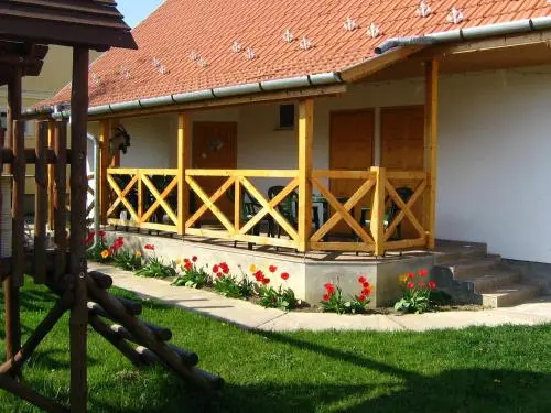 Lilaakác Panzió