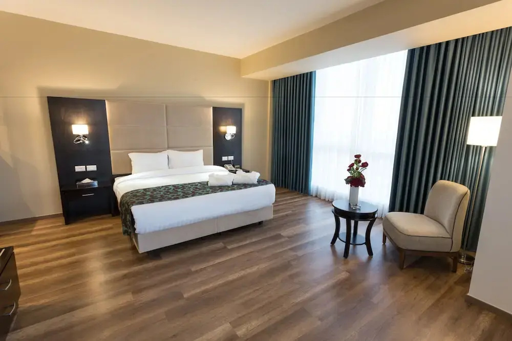 Deluxe Suite