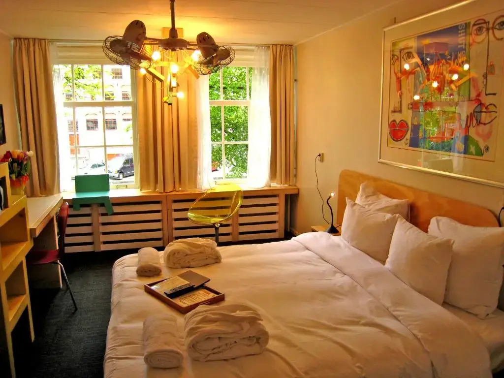 Standard Double room with canal view (full double bed)