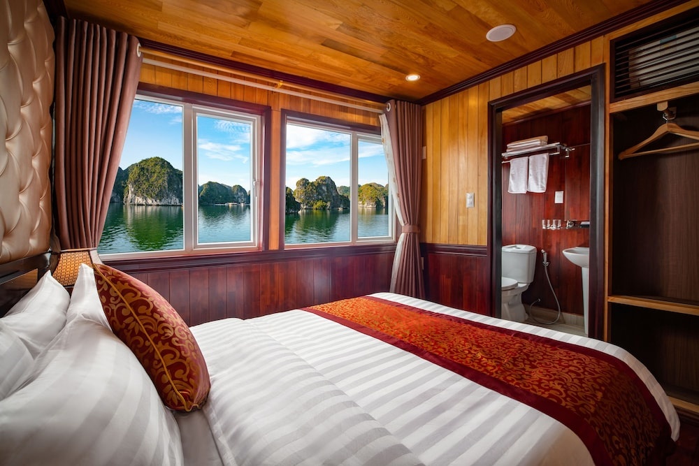 Lavender Elegance Cruise in Ha Long