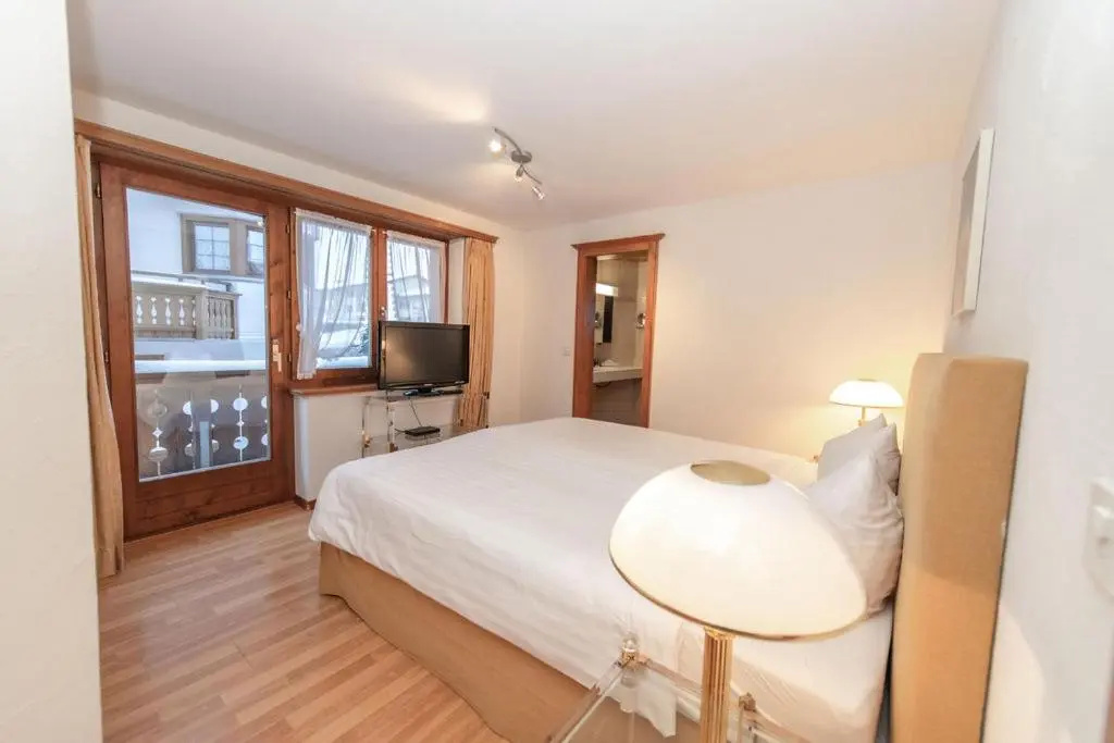 3 Bedrooms Apartment