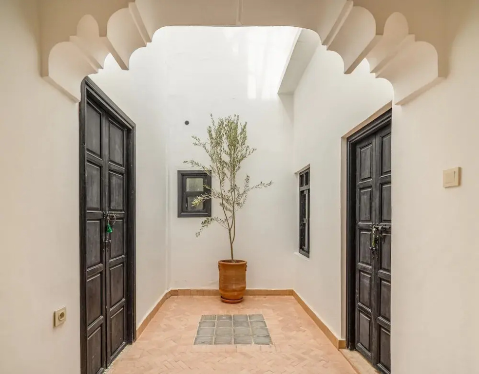 Standard Double room with courtyard view (full double bed)