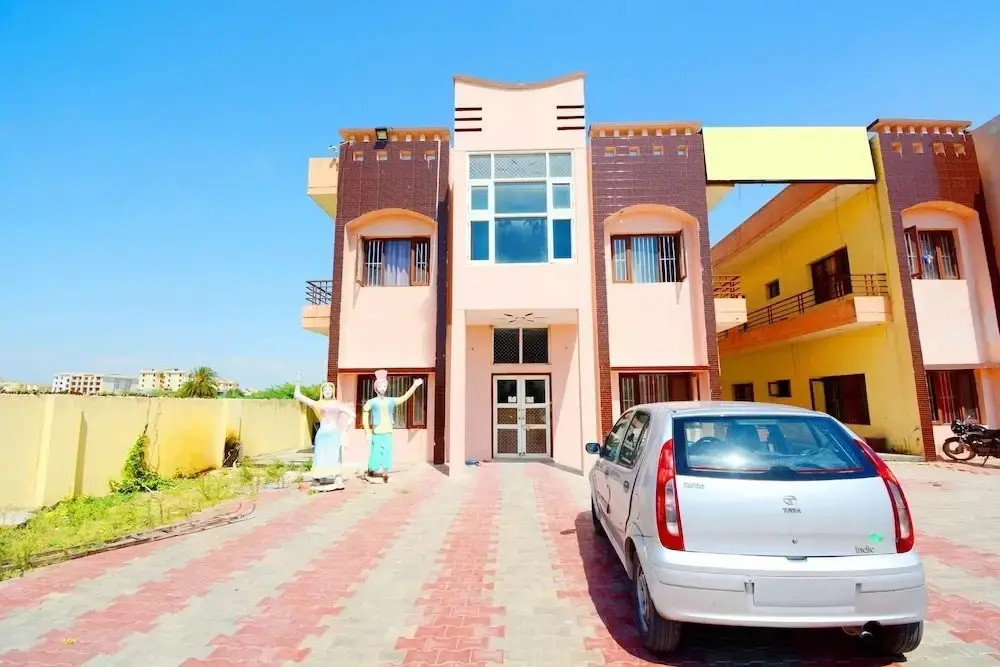Gursimran Complex By OYO Rooms