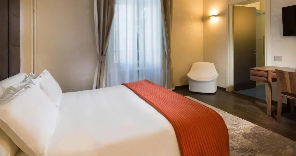 Deluxe Double room (full double bed)