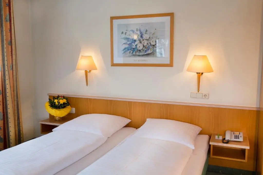Standard Double room (full double bed)