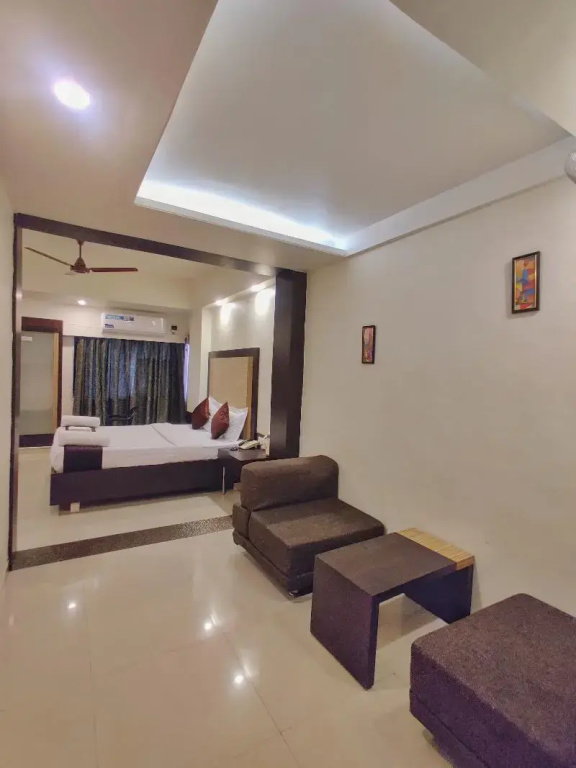 Deluxe AC Double room (full double bed)