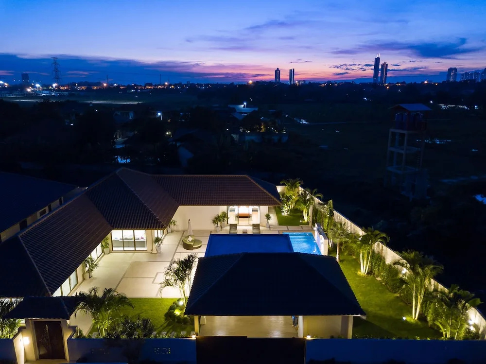 Luxury Pool Villa 134