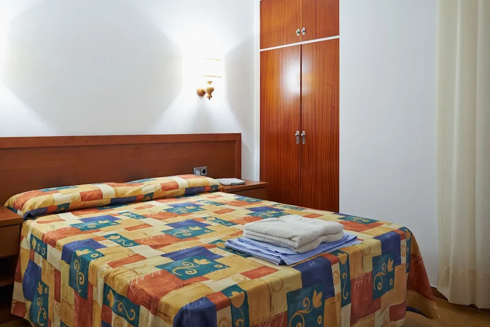 2 Bedrooms Apartment with sea view