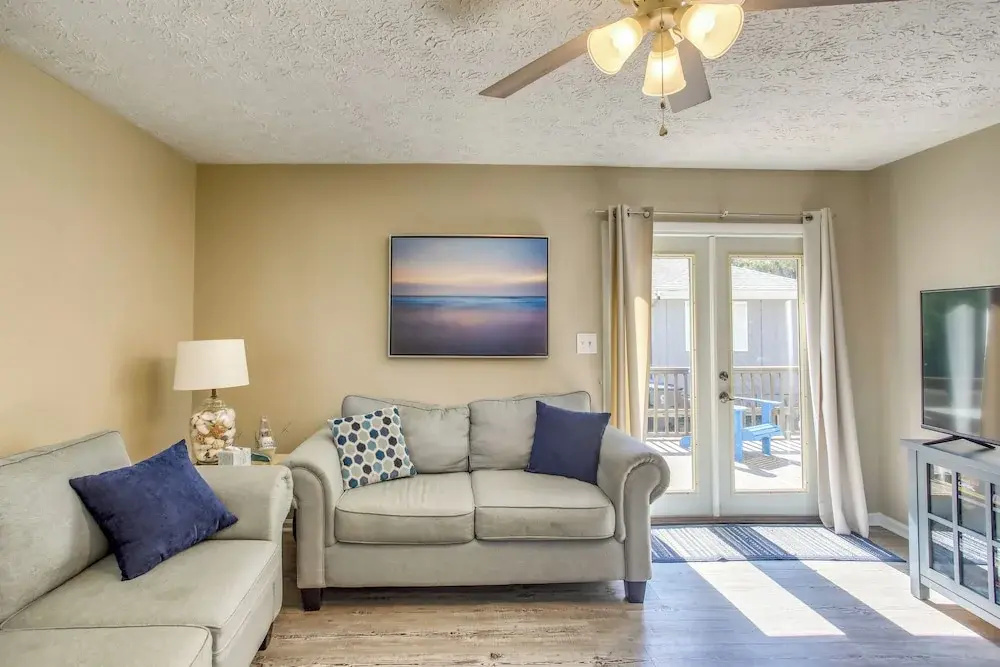 North Carolina Abode - Deck & Grill, Walk to Beach