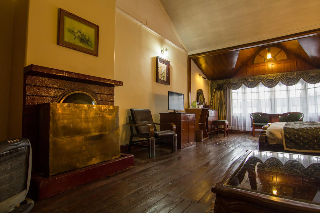 Standard Club room