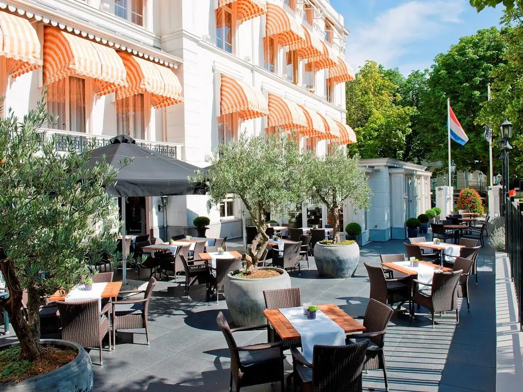 Carlton Ambassador Hotel - Chambres