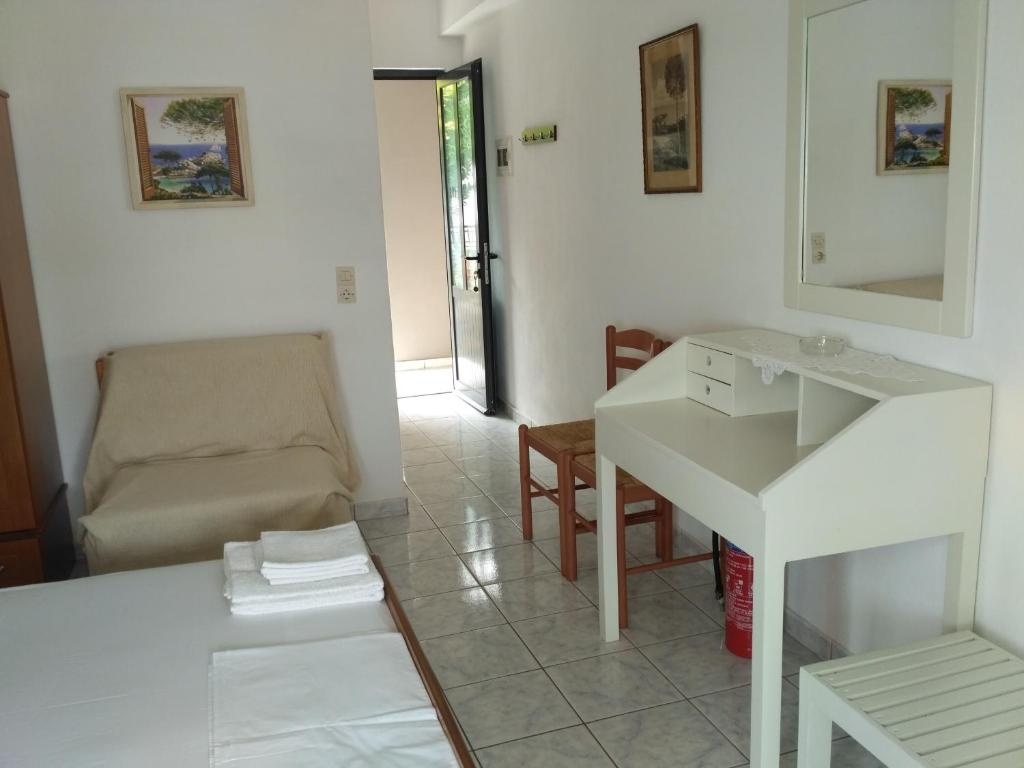 Economy room