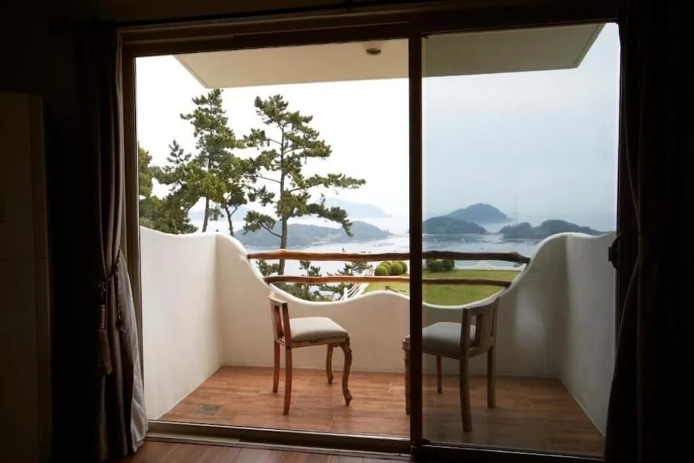 Balcony & Terrace