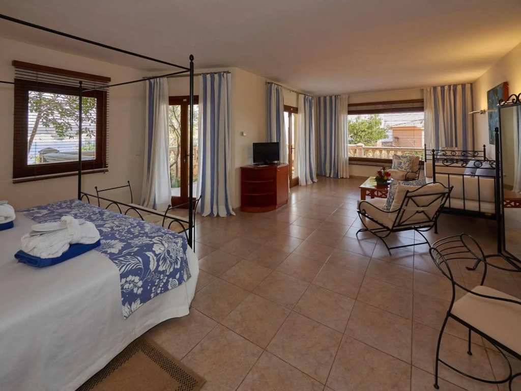 Hotel Petit Cala Fornells - Général