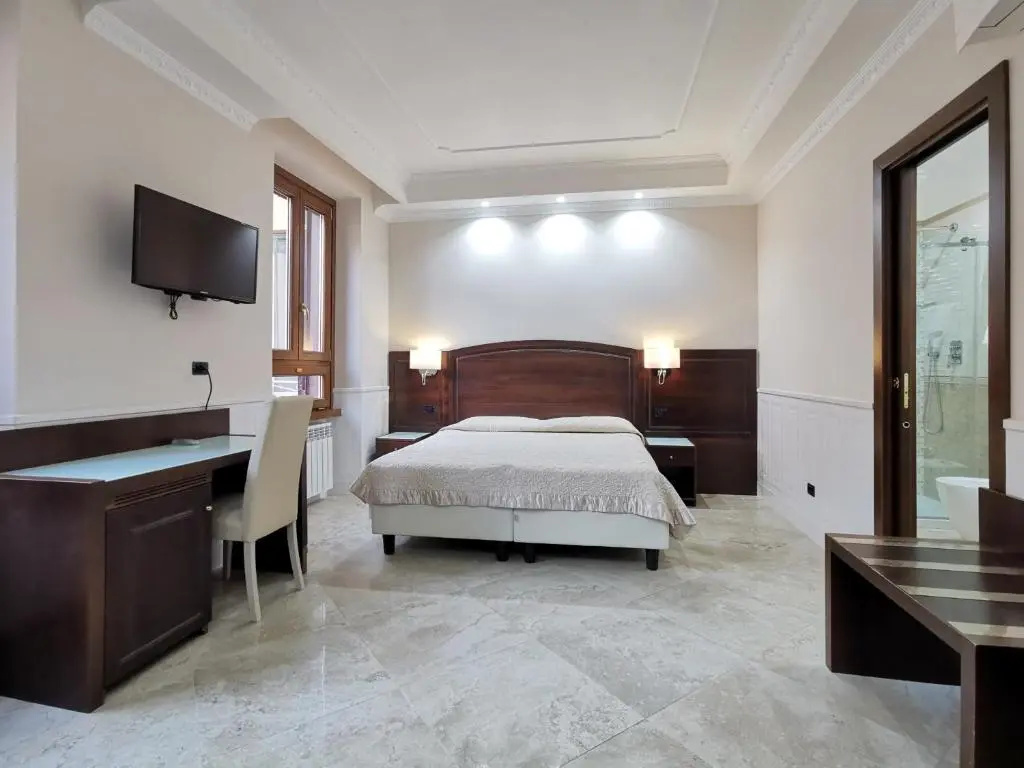 Superior Double room (full double bed)