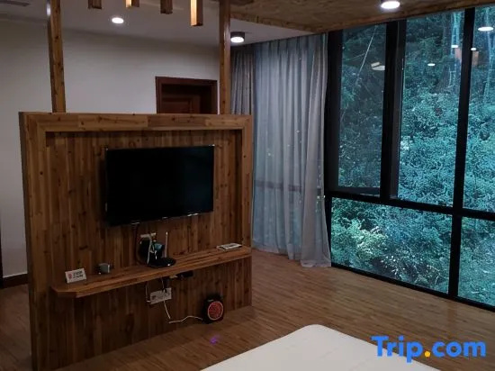 Luxury Double room (full double bed)