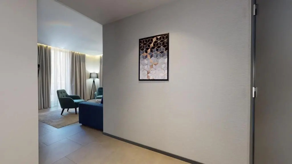 Suite with city view