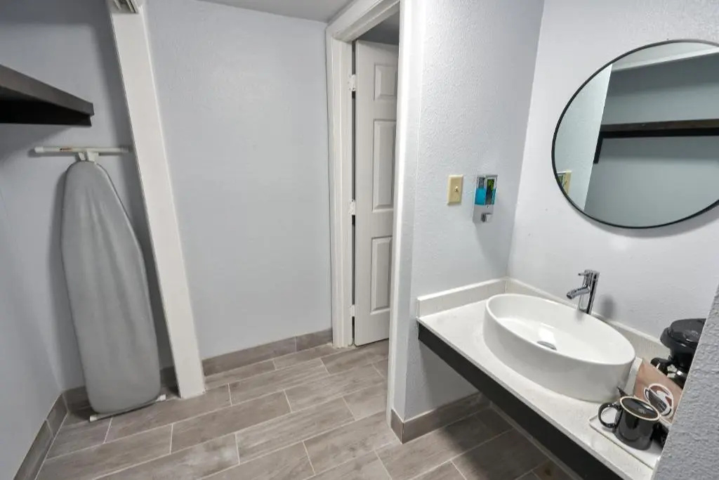Admiralty Inn & Suites - a Red Collection Hotel - Chambres