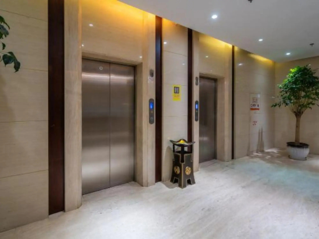 Hotel photo 12