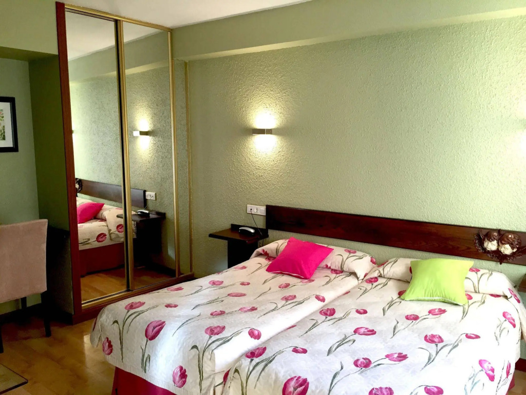 Hostal Concejo by null
