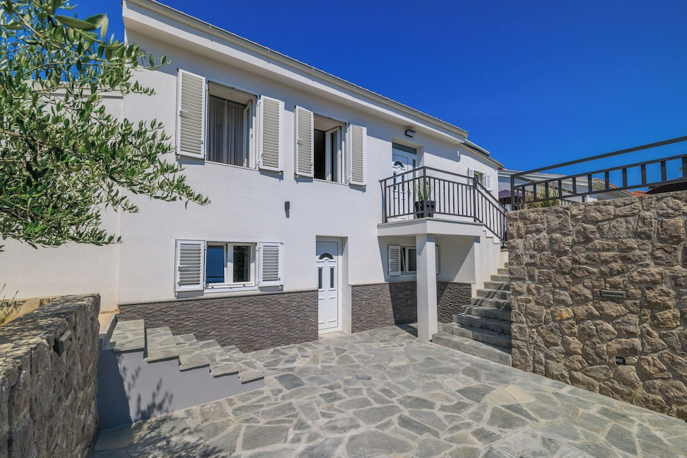 House Scaena