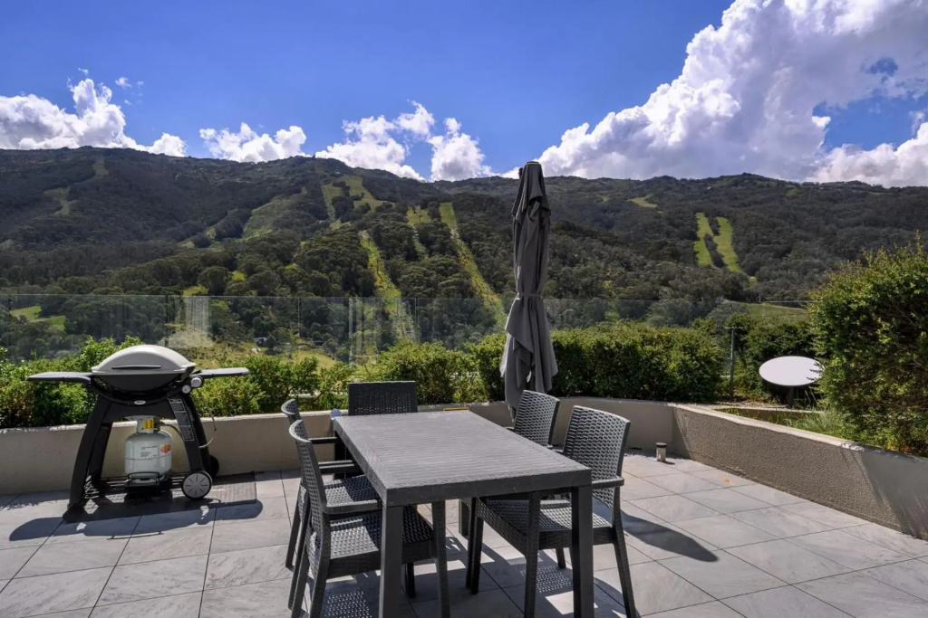 Lantern 3 Bedroom Terrace with majestic mountain view
